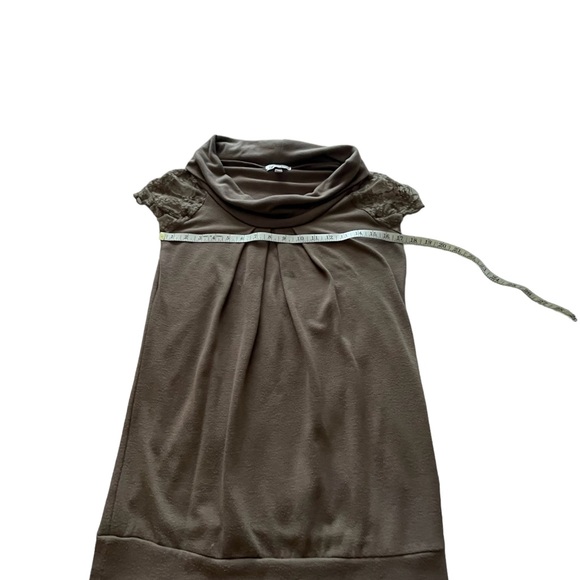 Speechless woman’s blouse. Taupe with lace sleeves. Size L - Picture 6 of 8